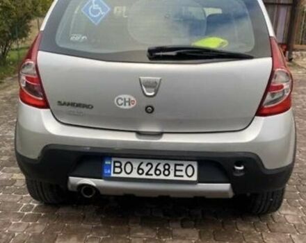 Серый Дачия Sandero StepWay, объемом двигателя 1.6 л и пробегом 183 тыс. км за 5800 $, фото 2 на Automoto.ua