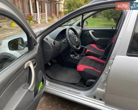 Серый Дачия Sandero StepWay, объемом двигателя 1.6 л и пробегом 182 тыс. км за 6000 $, фото 4 на Automoto.ua