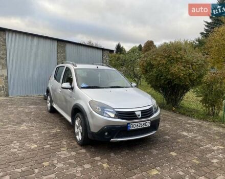 Серый Дачия Sandero StepWay, объемом двигателя 1.6 л и пробегом 182 тыс. км за 6000 $, фото 1 на Automoto.ua