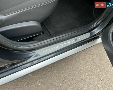 Серый Дачия Sandero StepWay, объемом двигателя 1.6 л и пробегом 60 тыс. км за 6999 $, фото 60 на Automoto.ua