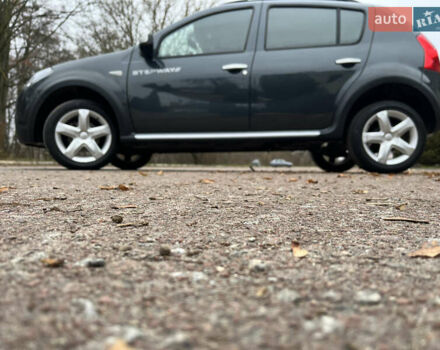 Серый Дачия Sandero StepWay, объемом двигателя 1.6 л и пробегом 60 тыс. км за 6999 $, фото 160 на Automoto.ua