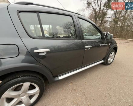 Серый Дачия Sandero StepWay, объемом двигателя 1.6 л и пробегом 60 тыс. км за 6999 $, фото 132 на Automoto.ua