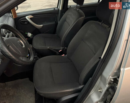 Серый Дачия Sandero StepWay, объемом двигателя 1.6 л и пробегом 202 тыс. км за 6999 $, фото 14 на Automoto.ua