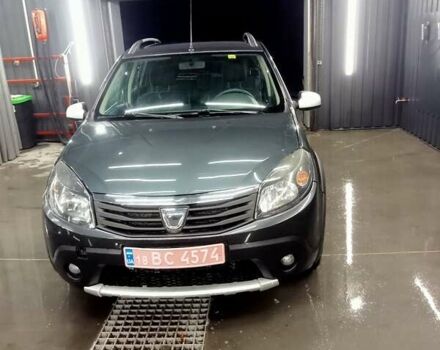 Серый Дачия Sandero StepWay, объемом двигателя 1.6 л и пробегом 265 тыс. км за 5700 $, фото 5 на Automoto.ua