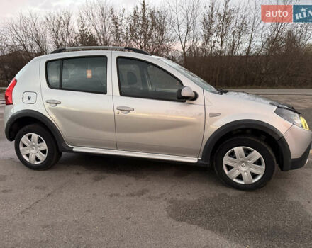 Серый Дачия Sandero StepWay, объемом двигателя 1.6 л и пробегом 202 тыс. км за 6999 $, фото 11 на Automoto.ua