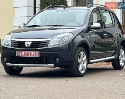 Серый Дачия Sandero StepWay, объемом двигателя 1.6 л и пробегом 60 тыс. км за 6999 $, фото 150 на Automoto.ua