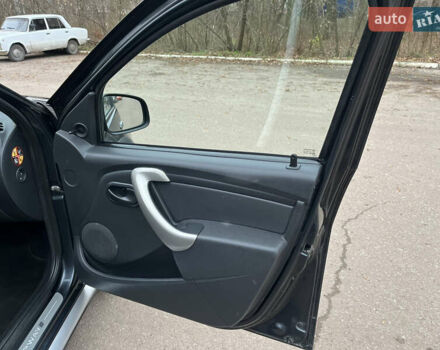 Серый Дачия Sandero StepWay, объемом двигателя 1.6 л и пробегом 60 тыс. км за 6999 $, фото 58 на Automoto.ua