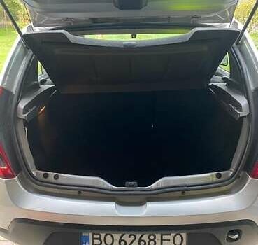 Серый Дачия Sandero StepWay, объемом двигателя 1.6 л и пробегом 183 тыс. км за 5800 $, фото 7 на Automoto.ua