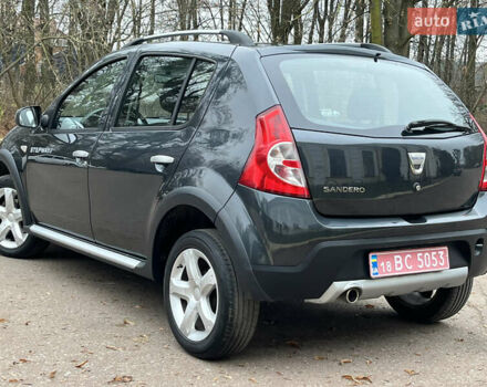 Серый Дачия Sandero StepWay, объемом двигателя 1.6 л и пробегом 60 тыс. км за 6999 $, фото 172 на Automoto.ua