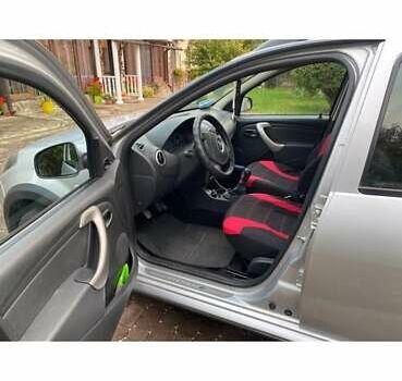Серый Дачия Sandero StepWay, объемом двигателя 1.6 л и пробегом 183 тыс. км за 5800 $, фото 4 на Automoto.ua