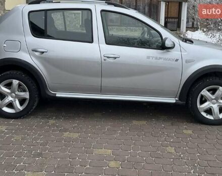 Серый Дачия Sandero StepWay, объемом двигателя 1.6 л и пробегом 183 тыс. км за 5800 $, фото 3 на Automoto.ua