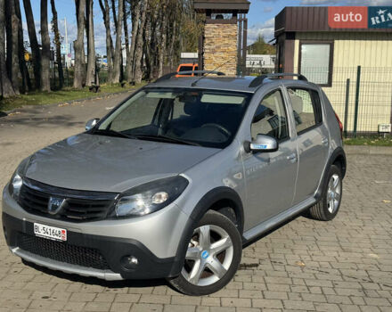 Дачия Sandero StepWay 2012 в Стрые на Automoto.ua Серый Дачия Sandero StepWay, объемом двигателя 1.6 л и пробегом 94 тыс. км за 6899 $, фото 2 на Automoto.ua