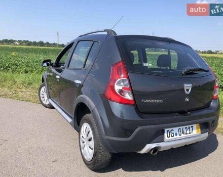 Серый Дачия Sandero StepWay, объемом двигателя 1.6 л и пробегом 175 тыс. км за 6990 $, фото 57 на Automoto.ua