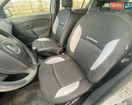 Серый Дачия Sandero StepWay, объемом двигателя 1.5 л и пробегом 291 тыс. км за 8000 $, фото 5 на Automoto.ua
