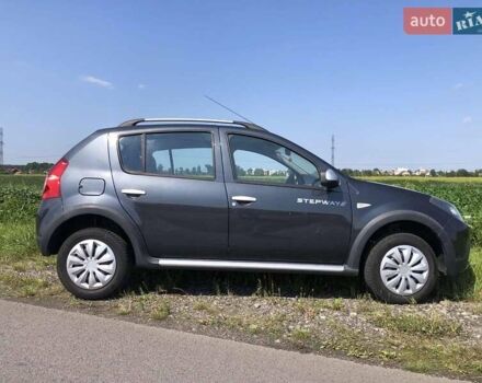 Серый Дачия Sandero StepWay, объемом двигателя 1.6 л и пробегом 175 тыс. км за 6990 $, фото 60 на Automoto.ua