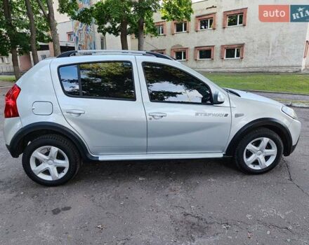Серый Дачия Sandero StepWay, объемом двигателя 1.5 л и пробегом 190 тыс. км за 7300 $, фото 4 на Automoto.ua