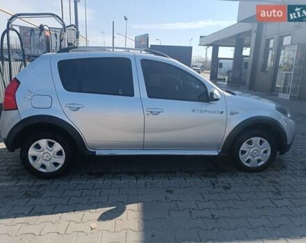 Серый Дачия Sandero StepWay, объемом двигателя 1.6 л и пробегом 237 тыс. км за 5800 $, фото 8 на Automoto.ua