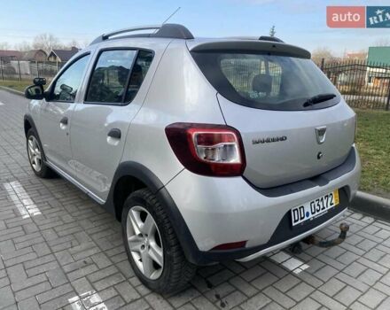 Серый Дачия Sandero StepWay, объемом двигателя 1.5 л и пробегом 291 тыс. км за 8000 $, фото 3 на Automoto.ua