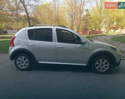 Серый Дачия Sandero StepWay, объемом двигателя 1.6 л и пробегом 237 тыс. км за 5800 $, фото 7 на Automoto.ua
