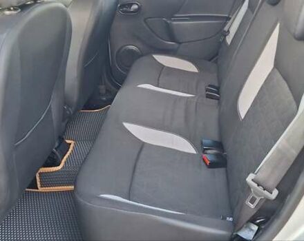 Серый Дачия Sandero StepWay, объемом двигателя 1.5 л и пробегом 191 тыс. км за 8500 $, фото 55 на Automoto.ua