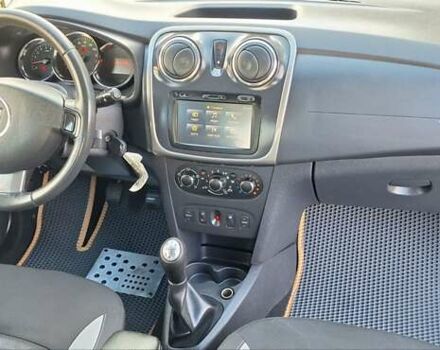 Серый Дачия Sandero StepWay, объемом двигателя 1.5 л и пробегом 191 тыс. км за 8500 $, фото 73 на Automoto.ua