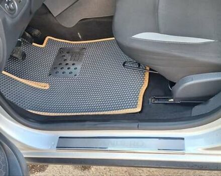 Серый Дачия Sandero StepWay, объемом двигателя 1.5 л и пробегом 191 тыс. км за 8500 $, фото 52 на Automoto.ua