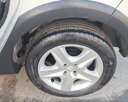 Серый Дачия Sandero StepWay, объемом двигателя 1.5 л и пробегом 191 тыс. км за 8500 $, фото 61 на Automoto.ua