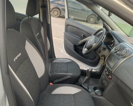 Серый Дачия Sandero StepWay, объемом двигателя 1.5 л и пробегом 107 тыс. км за 8750 $, фото 11 на Automoto.ua