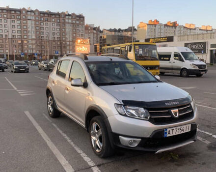 Серый Дачия Sandero StepWay, объемом двигателя 1.5 л и пробегом 107 тыс. км за 8750 $, фото 5 на Automoto.ua