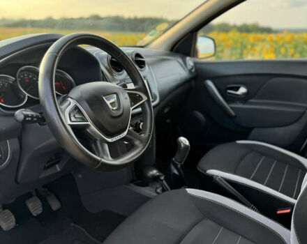 Серый Дачия Sandero StepWay, объемом двигателя 1.5 л и пробегом 130 тыс. км за 9600 $, фото 2 на Automoto.ua
