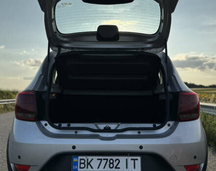 Серый Дачия Sandero StepWay, объемом двигателя 1.5 л и пробегом 130 тыс. км за 9600 $, фото 19 на Automoto.ua