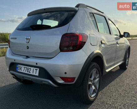 Серый Дачия Sandero StepWay, объемом двигателя 1.5 л и пробегом 130 тыс. км за 9600 $, фото 21 на Automoto.ua