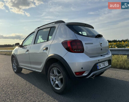 Серый Дачия Sandero StepWay, объемом двигателя 1.5 л и пробегом 130 тыс. км за 9600 $, фото 22 на Automoto.ua