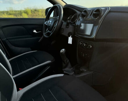 Серый Дачия Sandero StepWay, объемом двигателя 1.5 л и пробегом 130 тыс. км за 9600 $, фото 7 на Automoto.ua