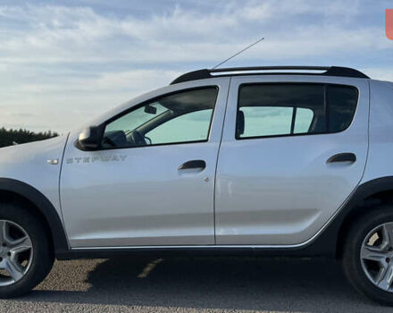 Серый Дачия Sandero StepWay, объемом двигателя 1.5 л и пробегом 130 тыс. км за 9600 $, фото 3 на Automoto.ua