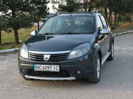 Дачія Sandero StepWay 2009 у Самборе на Automoto.ua Сірий Дачія Sandero StepWay, об'ємом двигуна 1.6 л та пробігом 175 тис. км за 6000 $, фото 1 на Automoto.ua