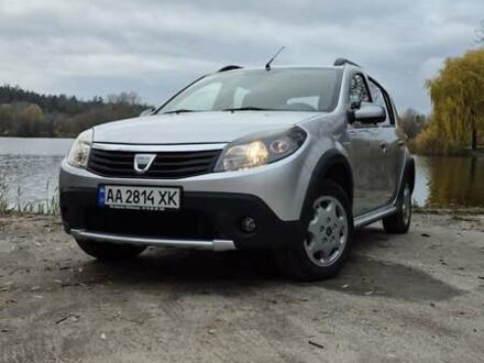 Серый Дачия Sandero StepWay, объемом двигателя 1.6 л и пробегом 62 тыс. км за 7500 $, фото 1 на Automoto.ua