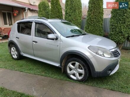 Дачия Sandero StepWay 2010 в Бурштыне на Automoto.ua Серый Дачия Sandero StepWay, объемом двигателя 1.5 л и пробегом 200 тыс. км за 6400 $, фото 1 на Automoto.ua