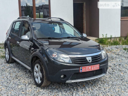 Серый Дачия Sandero StepWay, объемом двигателя 1.6 л и пробегом 181 тыс. км за 6200 $, фото 1 на Automoto.ua