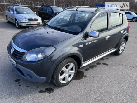 Серый Дачия Sandero StepWay, объемом двигателя 1.6 л и пробегом 130 тыс. км за 6299 $, фото 1 на Automoto.ua