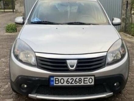 Серый Дачия Sandero StepWay, объемом двигателя 1.6 л и пробегом 183 тыс. км за 5800 $, фото 1 на Automoto.ua