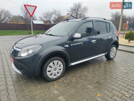 Серый Дачия Sandero StepWay, объемом двигателя 1.6 л и пробегом 133 тыс. км за 6800 $, фото 1 на Automoto.ua