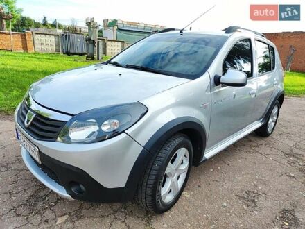 Серый Дачия Sandero StepWay, объемом двигателя 1.5 л и пробегом 190 тыс. км за 6900 $, фото 1 на Automoto.ua