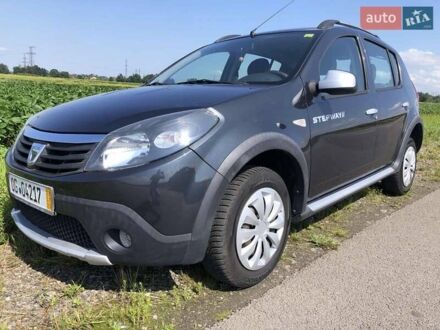 Дачия Sandero StepWay 2012 в Стрые на Automoto.ua Серый Дачия Sandero StepWay, объемом двигателя 1.6 л и пробегом 175 тыс. км за 6990 $, фото 1 на Automoto.ua