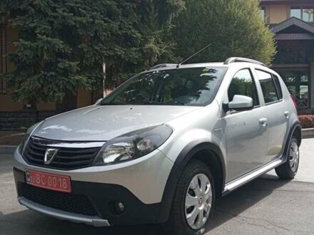 Серый Дачия Sandero StepWay, объемом двигателя 1.6 л и пробегом 166 тыс. км за 6700 $, фото 1 на Automoto.ua