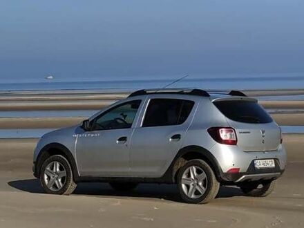 Дачія Sandero StepWay 2013 у Черкасах на Automoto.ua Сірий Дачія Sandero StepWay, об'ємом двигуна 1.5 л та пробігом 138 тис. км за 7200 $, фото 1 на Automoto.ua