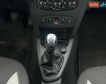Синий Дачия Sandero StepWay, объемом двигателя 1.5 л и пробегом 219 тыс. км за 7950 $, фото 19 на Automoto.ua
