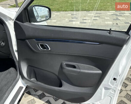 Белый Дачия Spring, объемом двигателя 0 л и пробегом 11 тыс. км за 8550 $, фото 34 на Automoto.ua