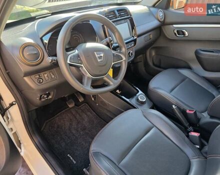 Белый Дачия Spring, объемом двигателя 0 л и пробегом 27 тыс. км за 9150 $, фото 15 на Automoto.ua