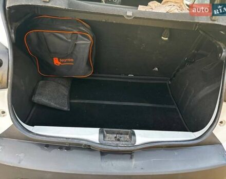 Белый Дачия Spring, объемом двигателя 0 л и пробегом 60 тыс. км за 5900 $, фото 1 на Automoto.ua